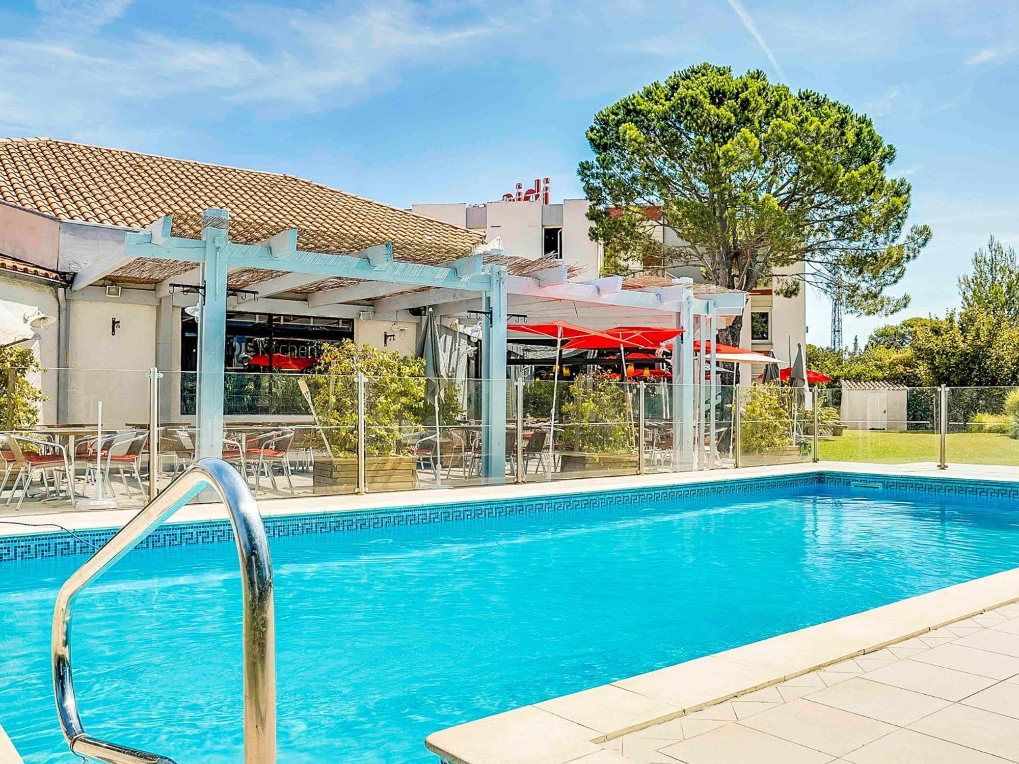 Ibis Salon De Provence Hotel Exterior photo